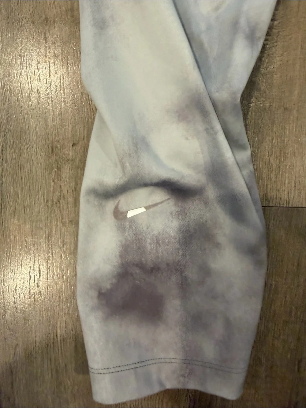 Nike Cropped Tie-Dye Leggings in Light Gray and Lavender